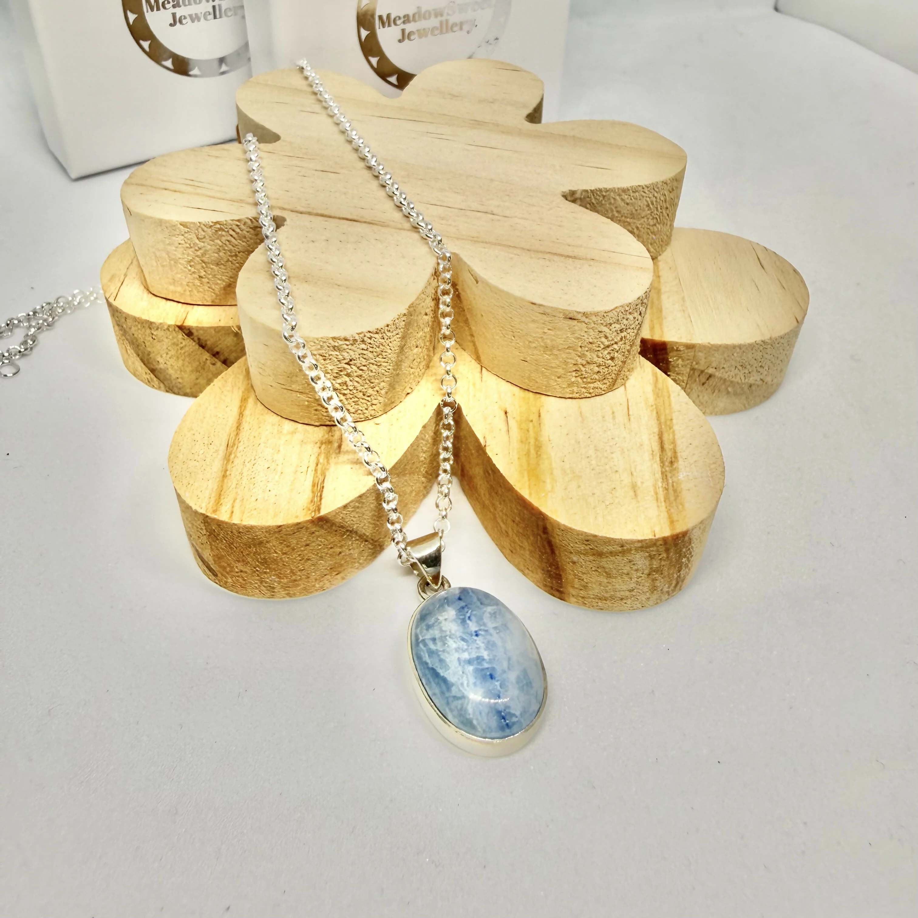 SCHEELITE NECKLACE - Image 3