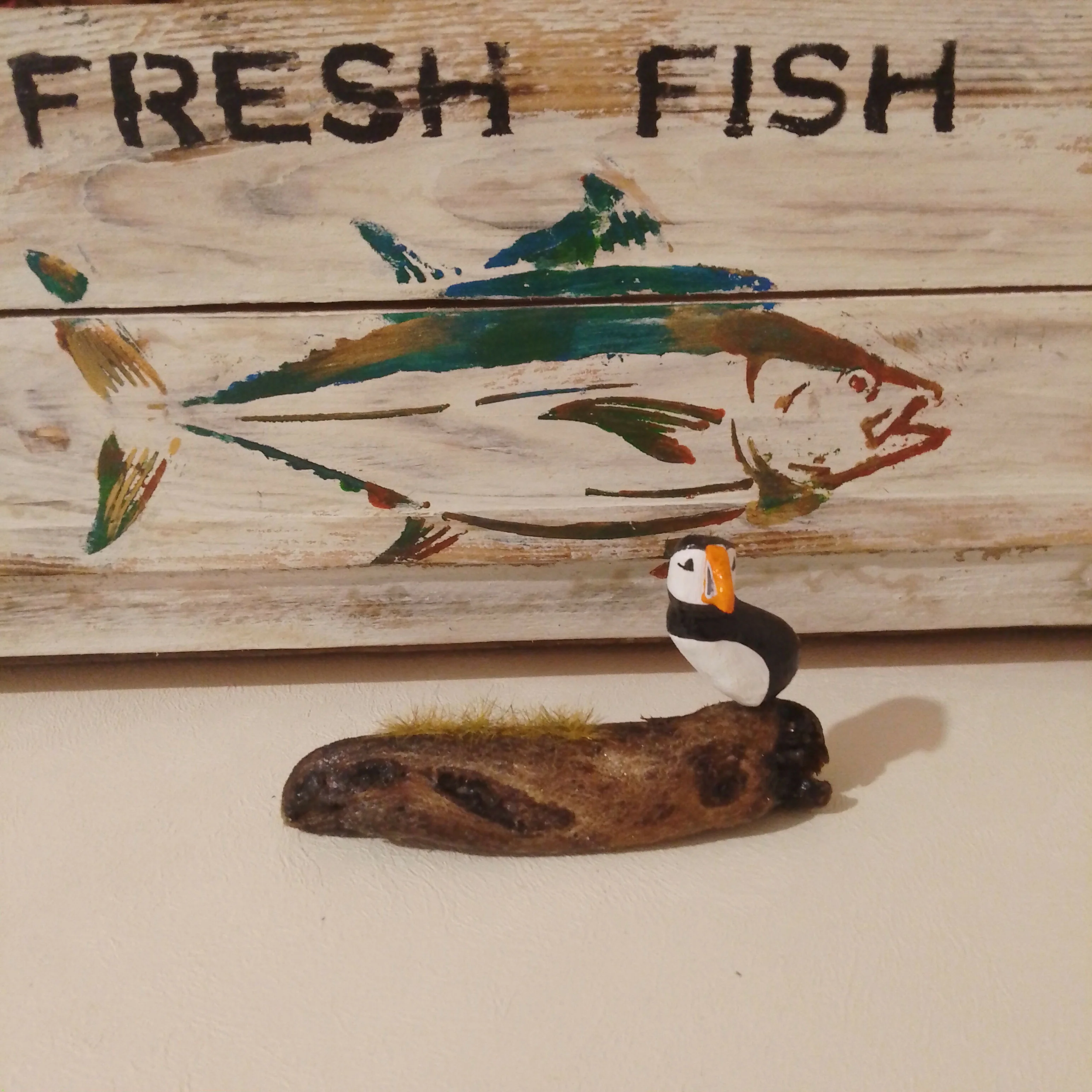 Single Puffin On Wood, No Legs - Image 3