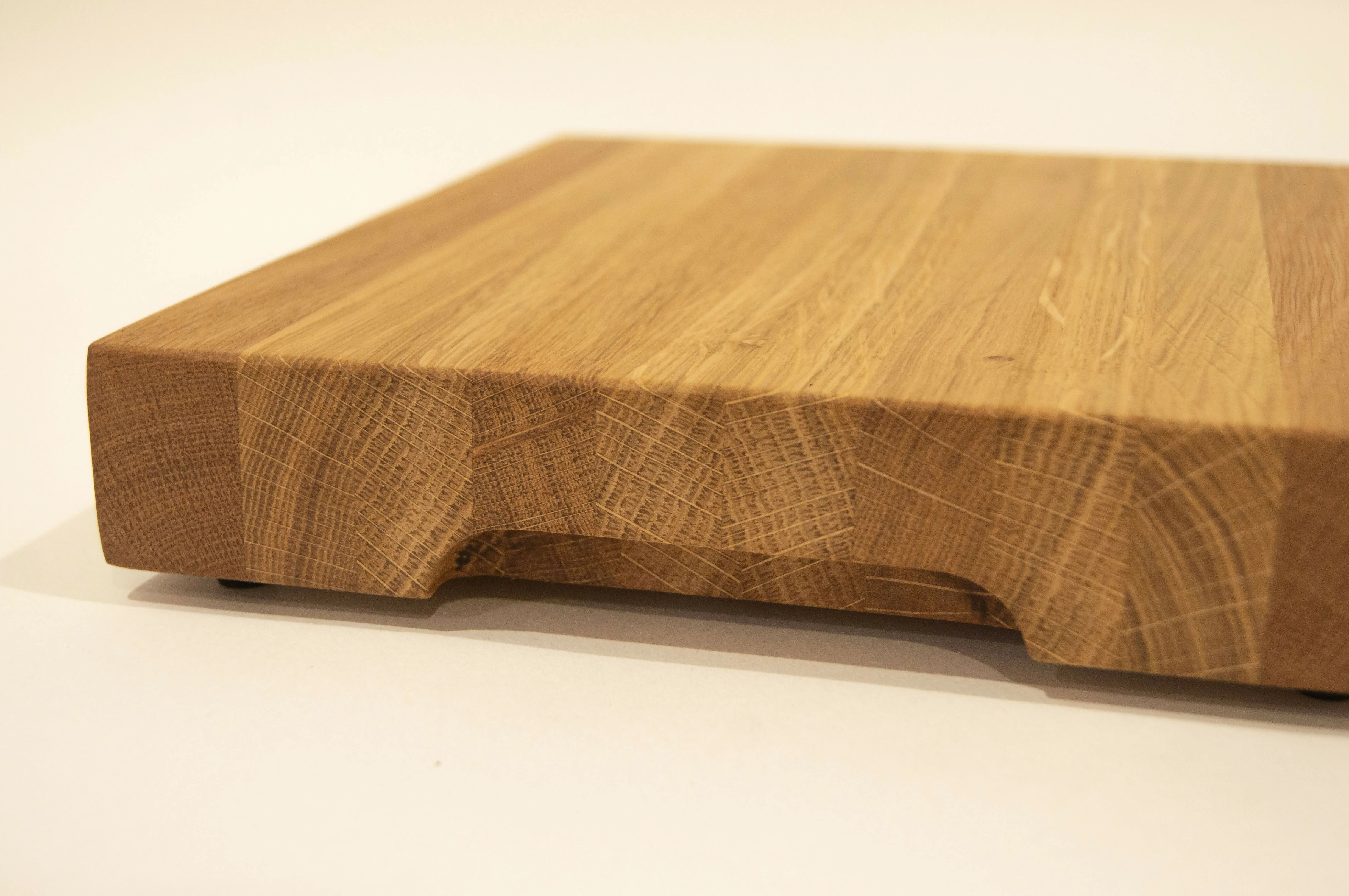 Small Edge-Grain Oak Chopping Board - Image 2