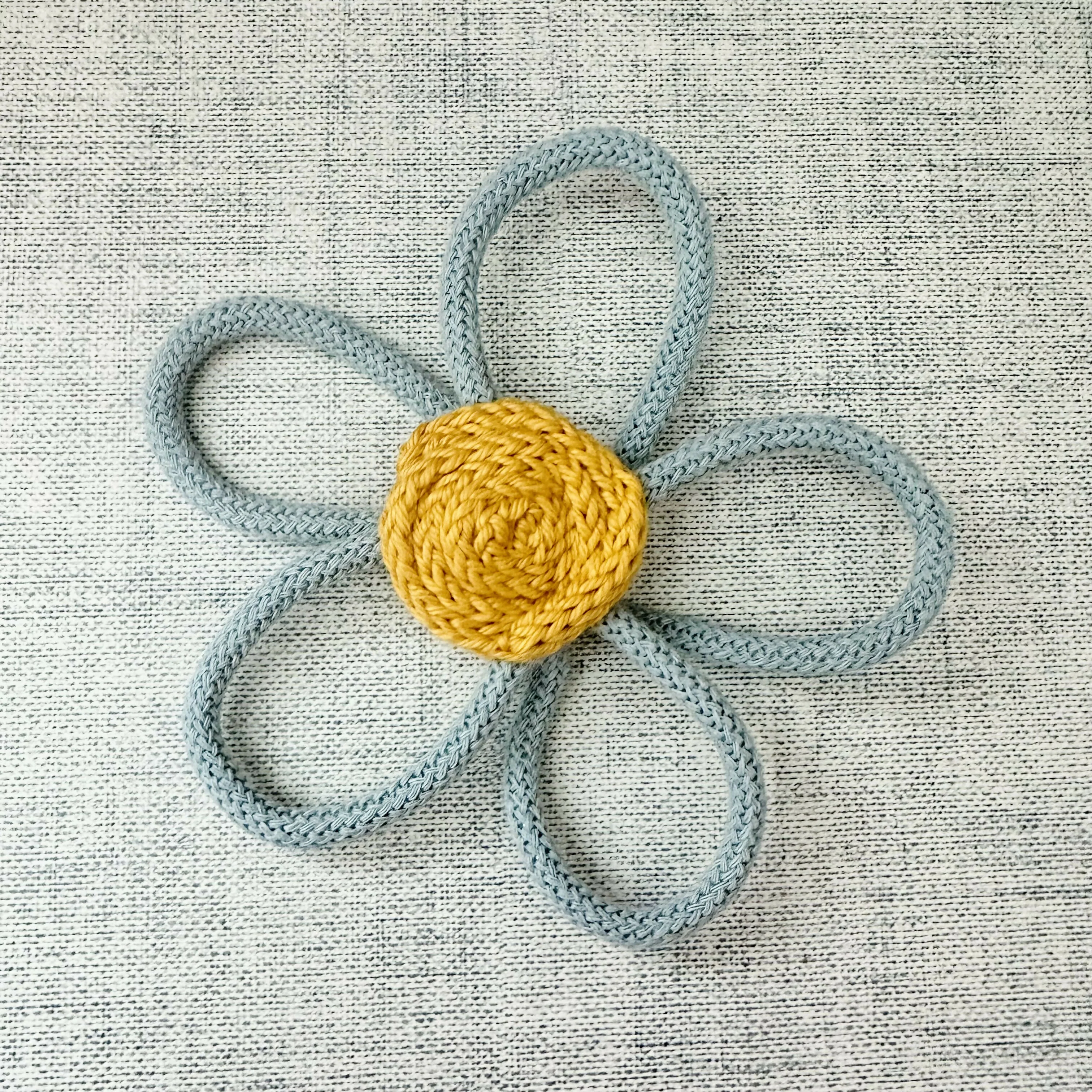 Spiral Daisy Decoration - Image 2
