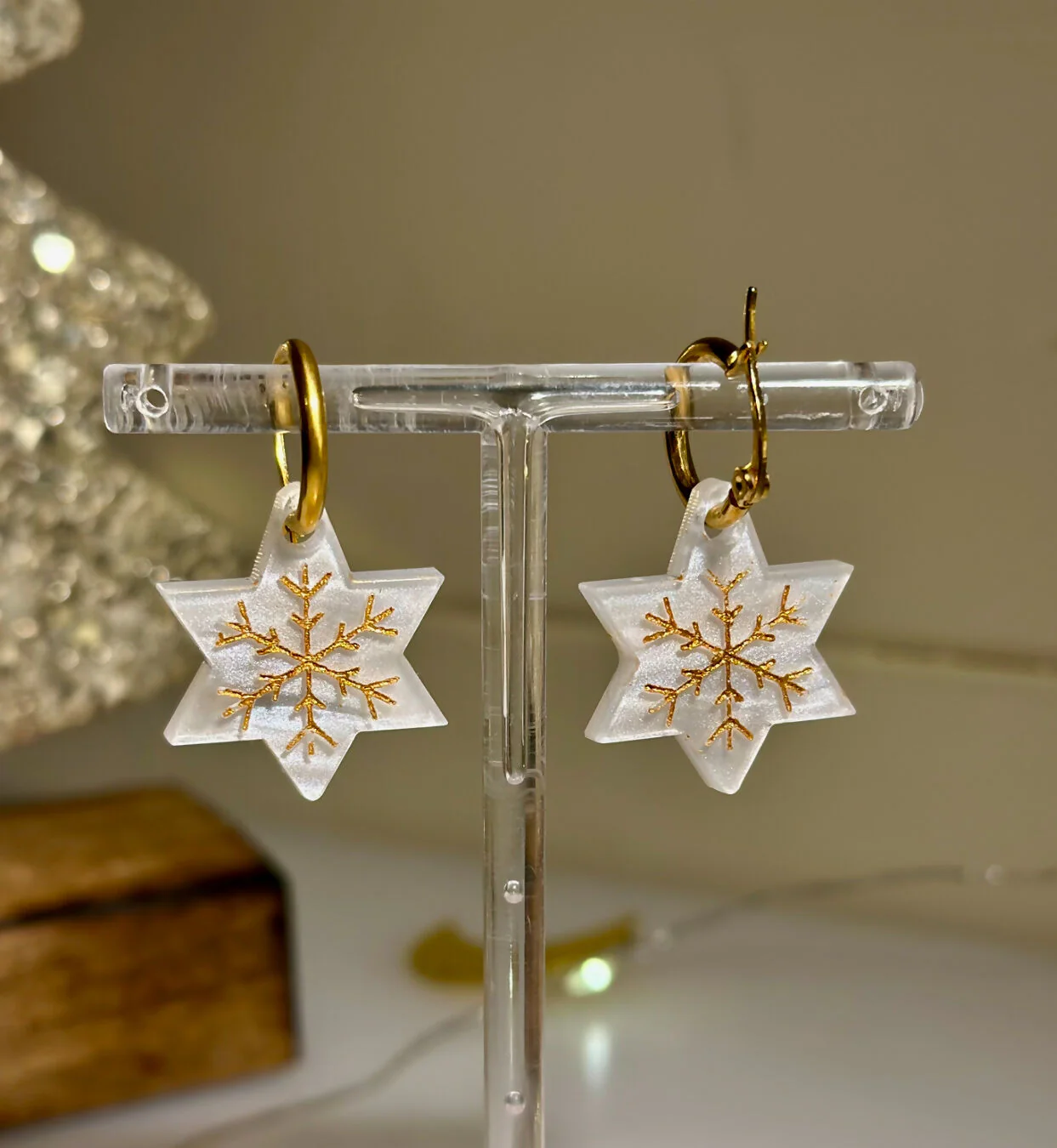 STAR HOOP WITH GOLD ENGRAVED SNOWFLAKE DESIGN - Image 3