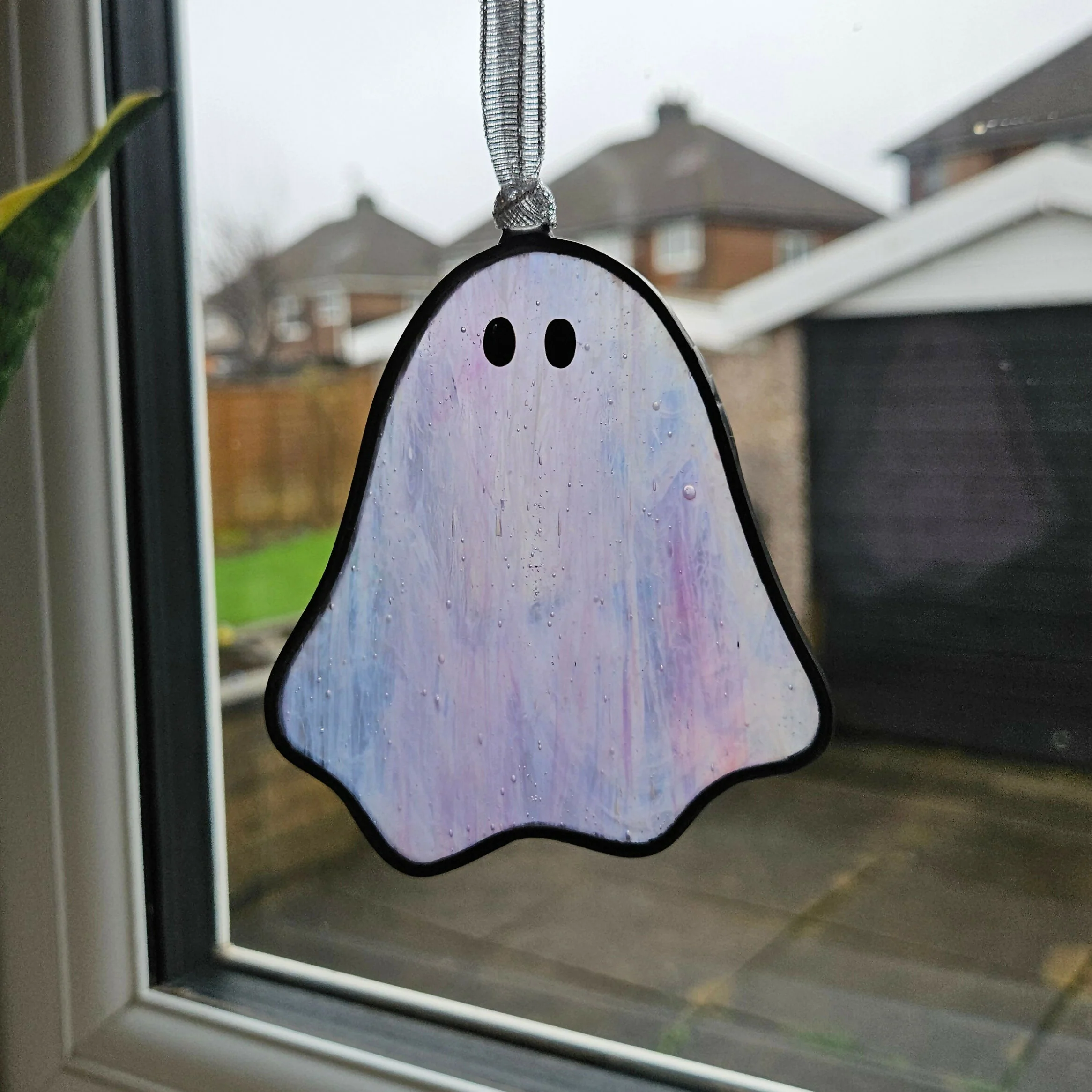 Streaky Iridescent Pink Ghost Stained Glass Decoration - Image 2