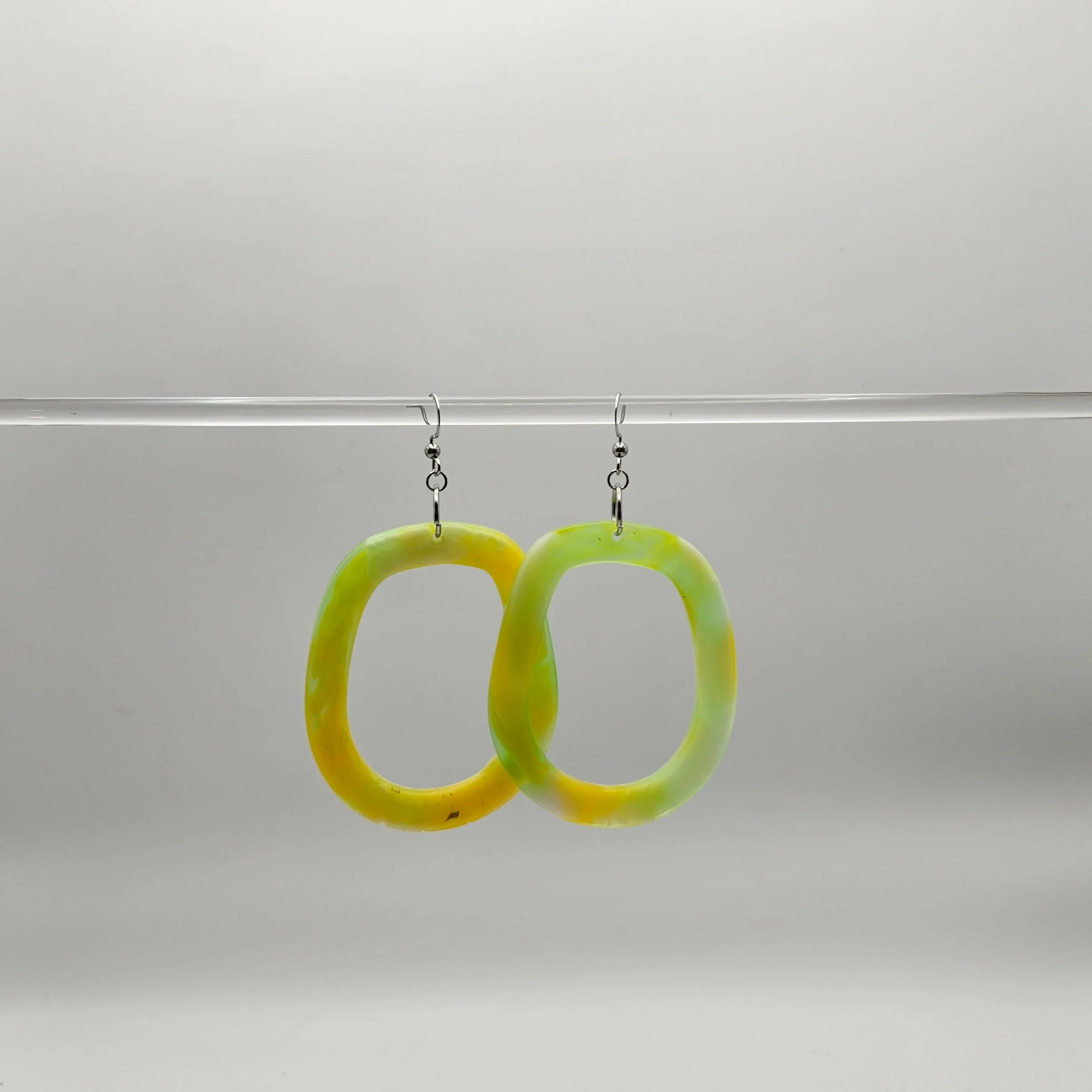 STYLISH RESIN EARRINGS - Image 3