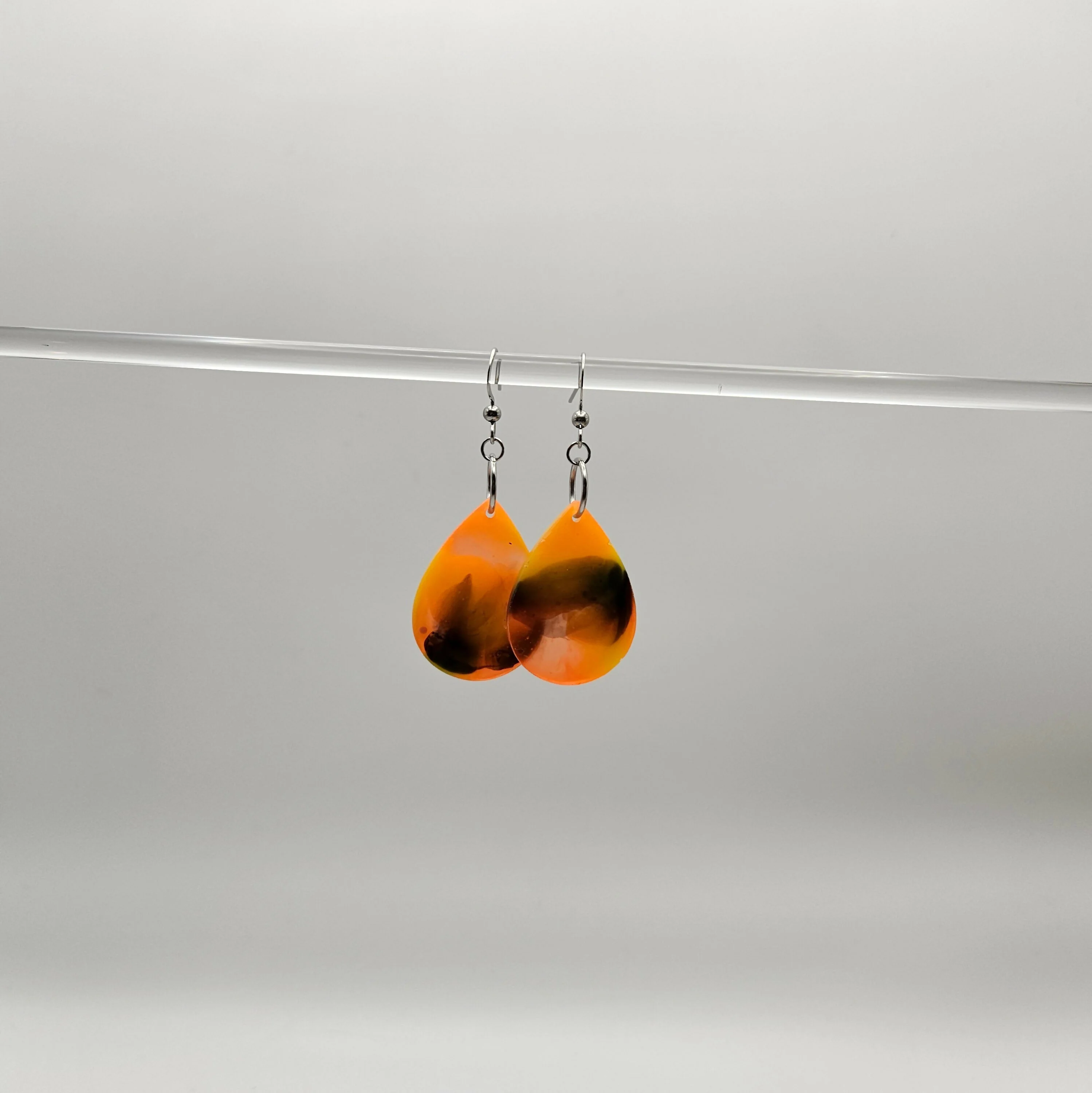 STYLISH TEAR DROP RESIN EARRINGS - Image 3