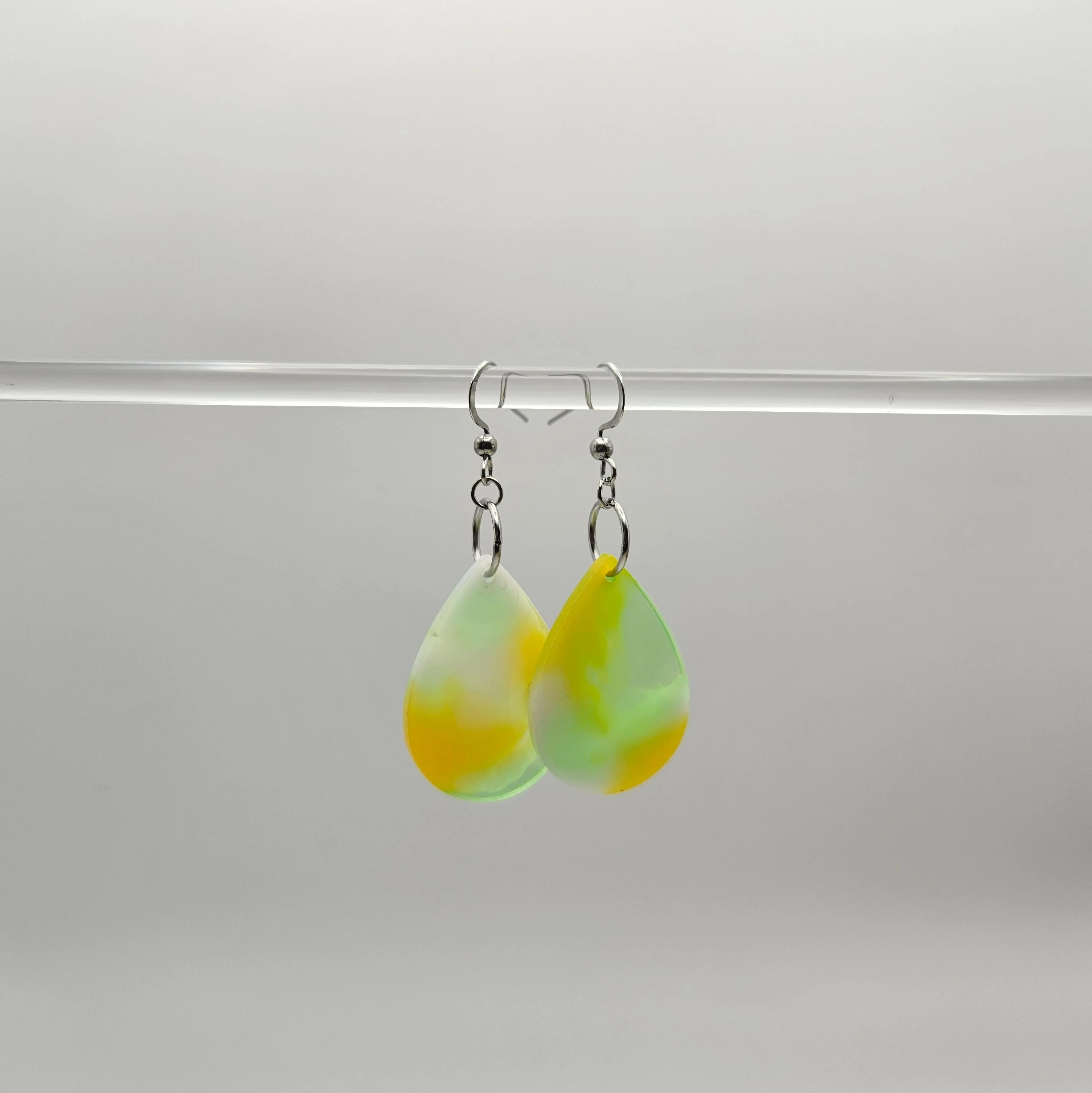 STYLISH TEAR DROP RESIN EARRINGS - Image 6