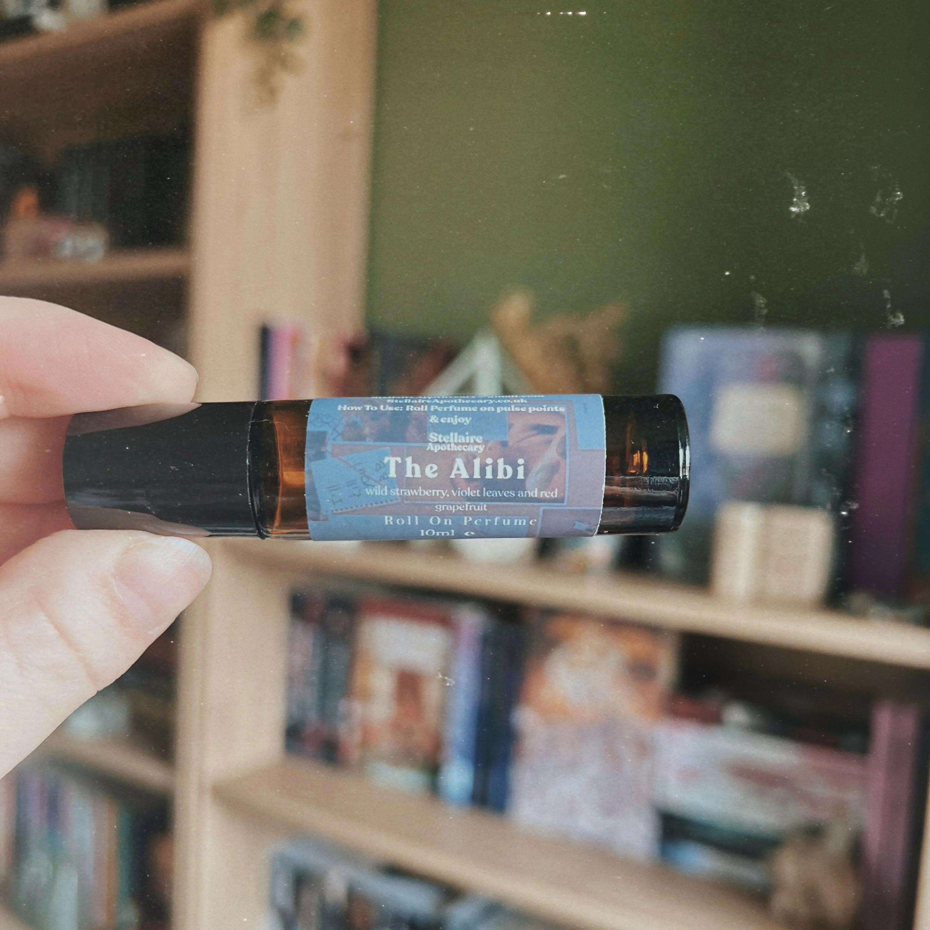 The Alibi Perfume Oil - Image 2