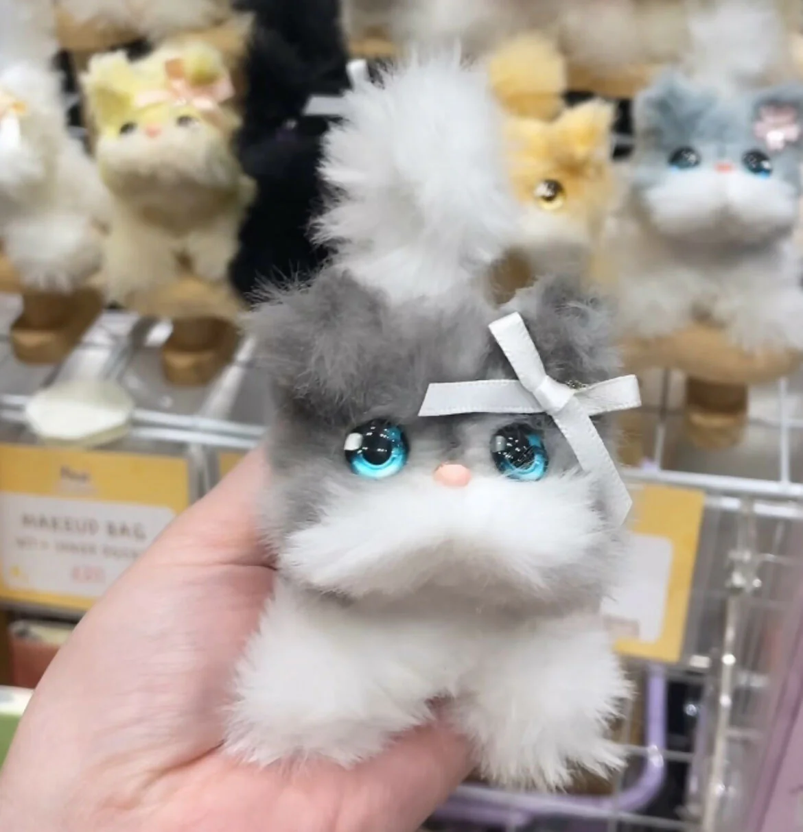Twisting Cat Decoration