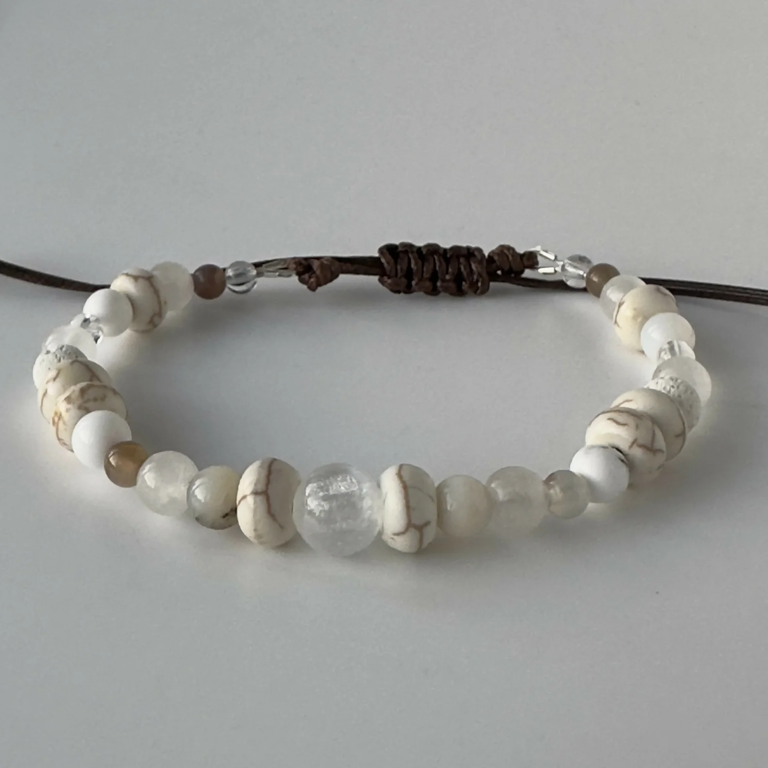 UNISEX HEALING CRYSTAL CROWN CHAKRA BRACELET WITH AROMATHERAPY BEADS