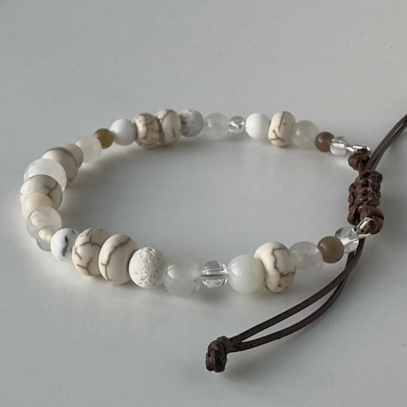 UNISEX HEALING CRYSTAL CROWN CHAKRA BRACELET WITH AROMATHERAPY BEADS - Image 2