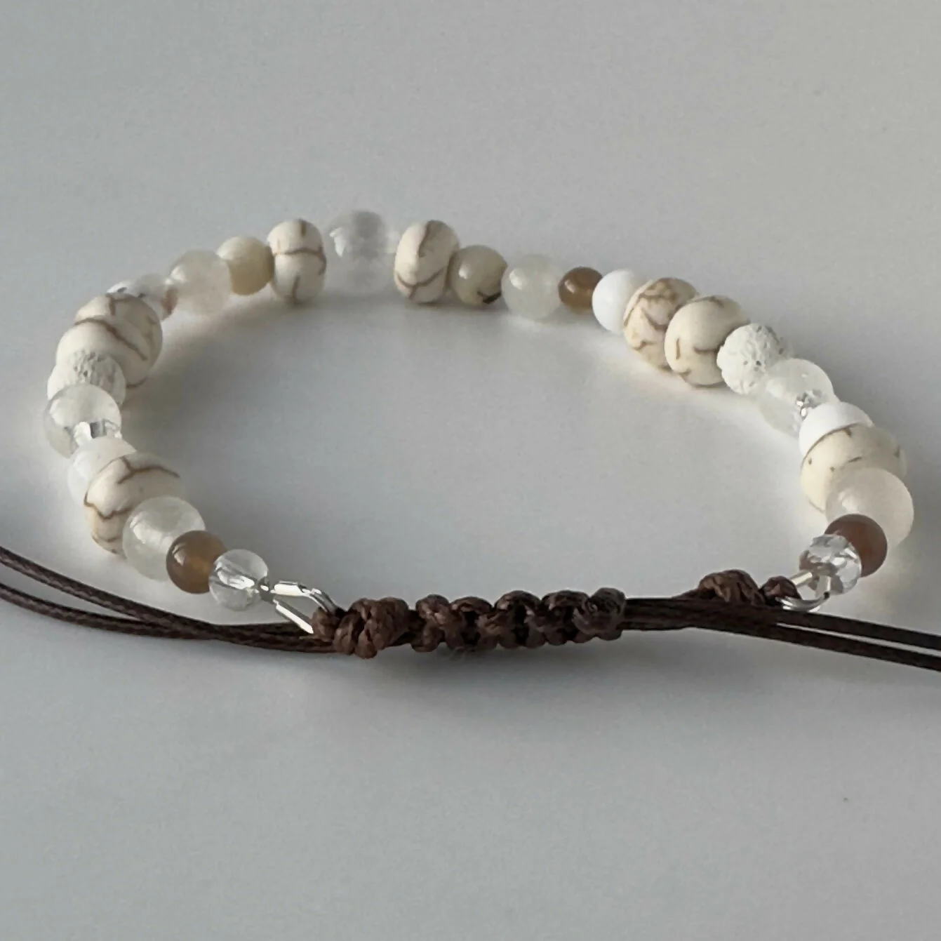 UNISEX HEALING CRYSTAL CROWN CHAKRA BRACELET WITH AROMATHERAPY BEADS - Image 3