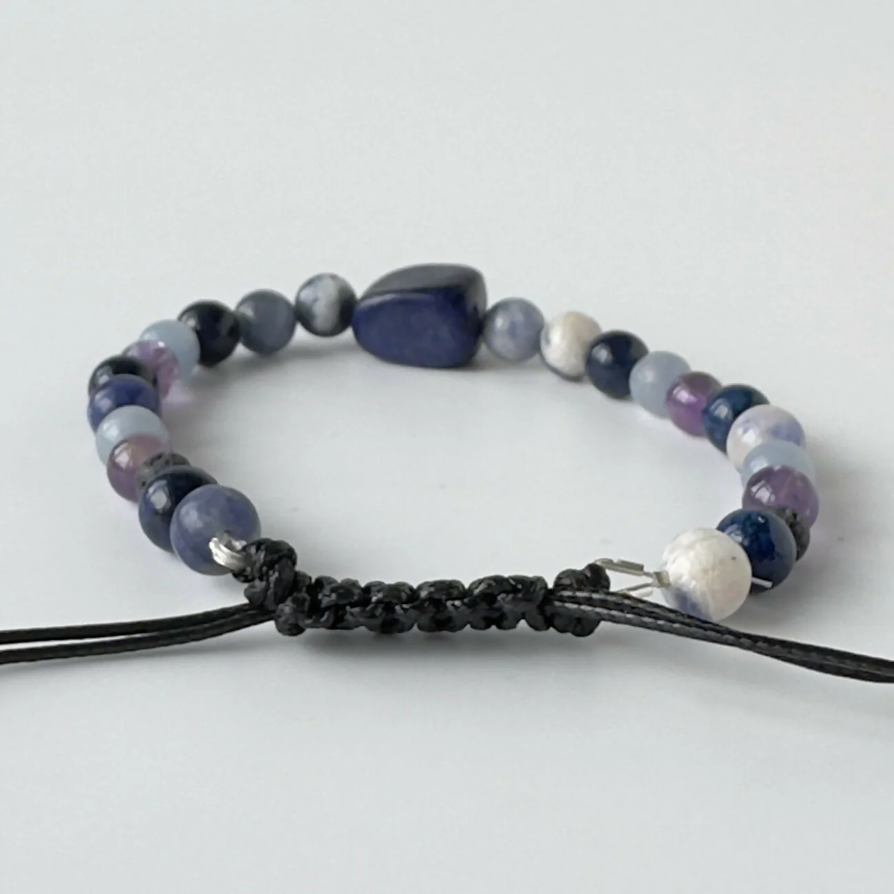 UNISEX HEALING CRYSTAL THROAT CHAKRA BRACELET WITH AROMATHERAPY BEADS - Image 3