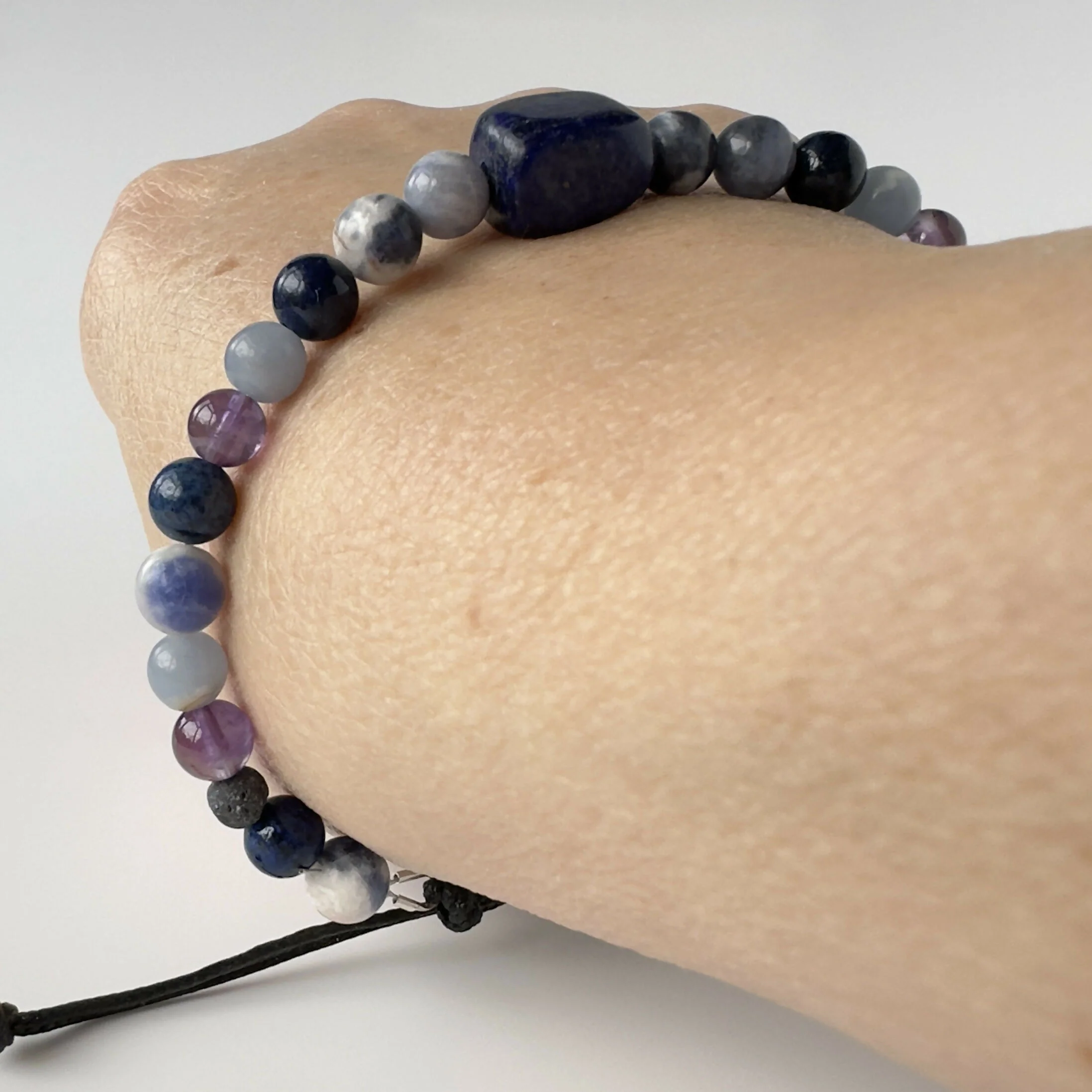 UNISEX HEALING CRYSTAL THROAT CHAKRA BRACELET WITH AROMATHERAPY BEADS - Image 6