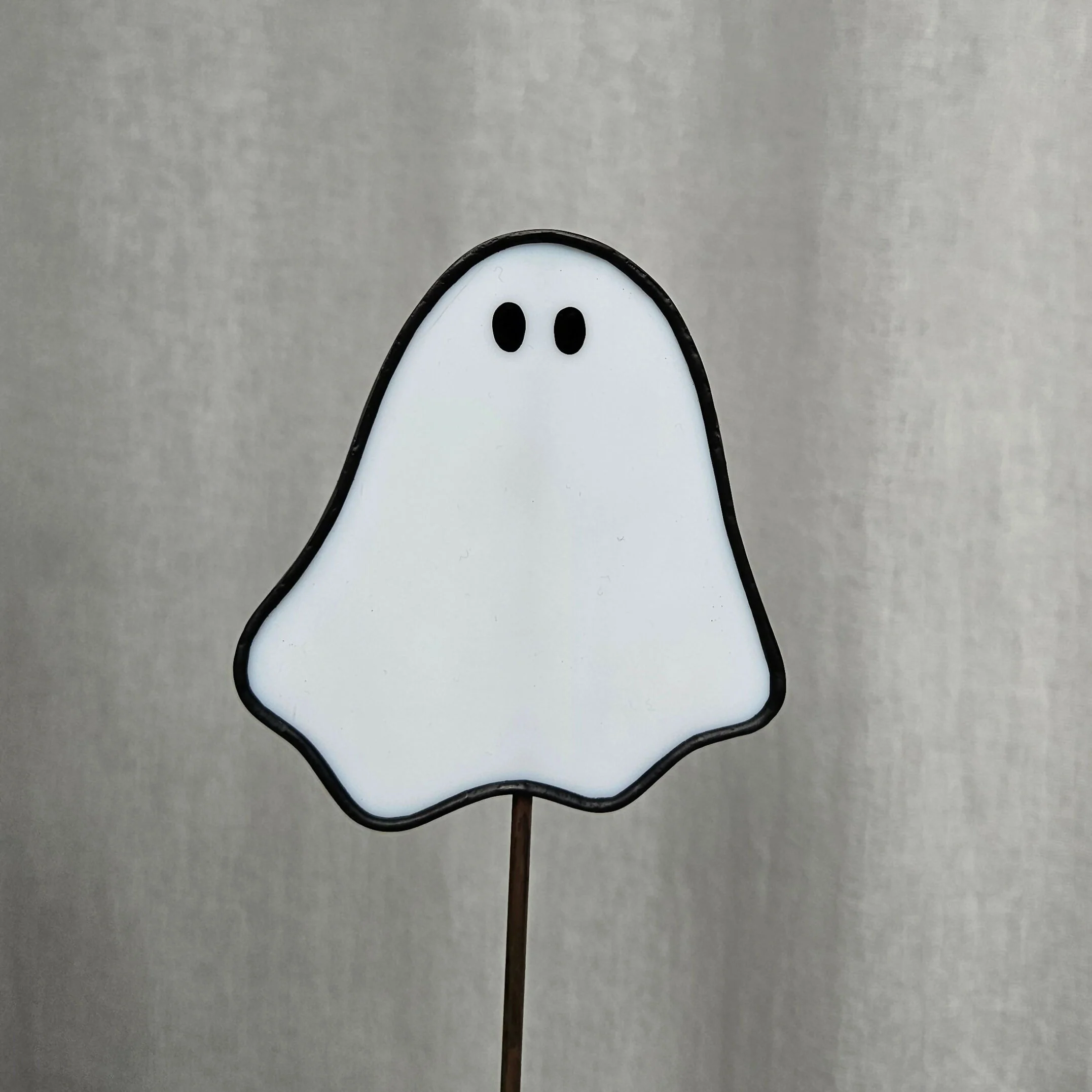 White Ghost Stained Glass Plantstake - Image 2