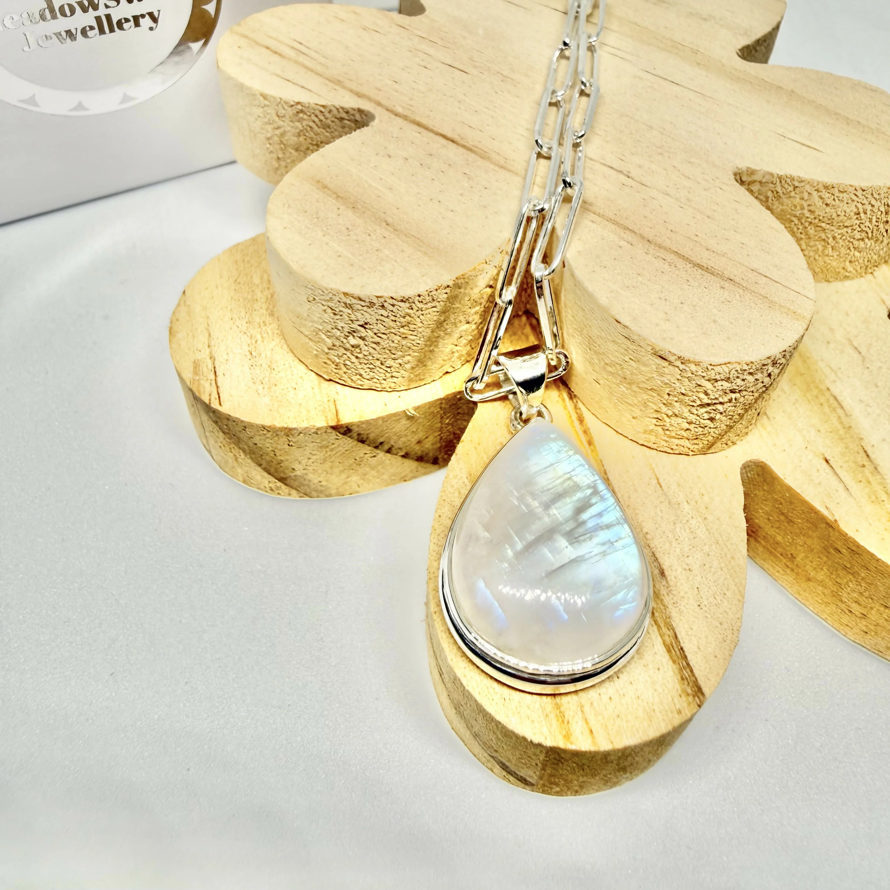 WHITE MOONSTONE NECKLACE