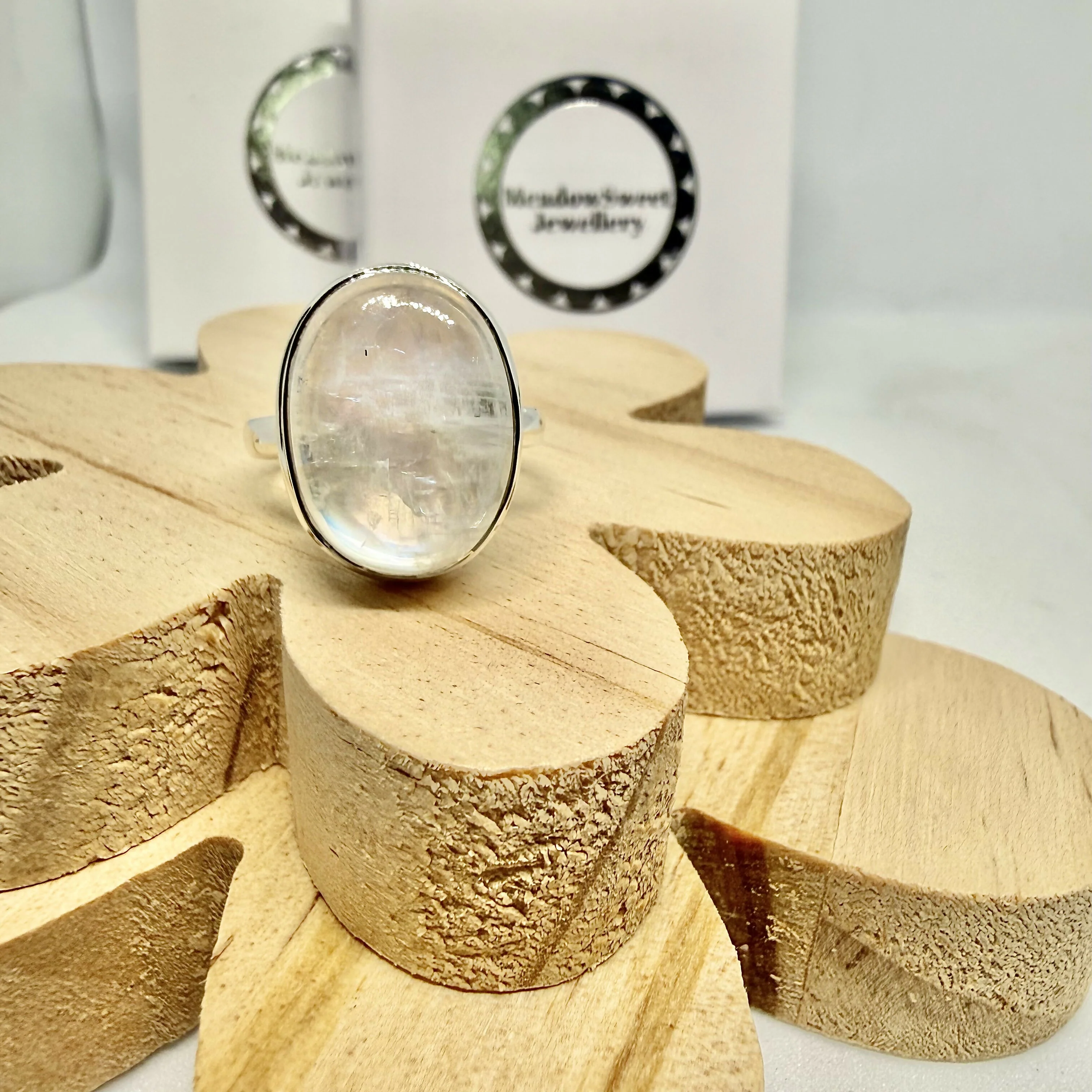 WHITE MOONSTONE RING SIZE Q