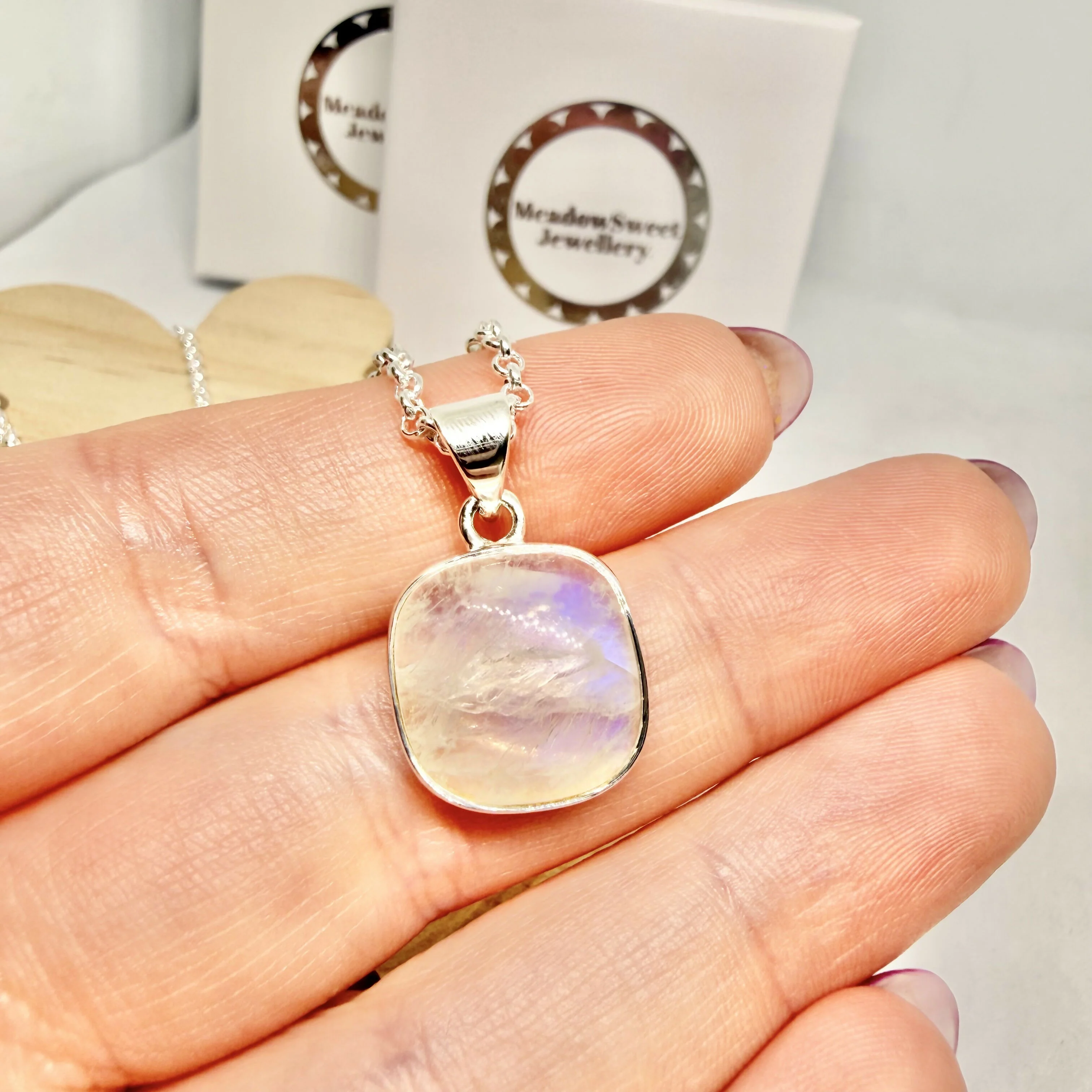 WHITE MOONSTONE SQUARE NECKLACE - Image 3