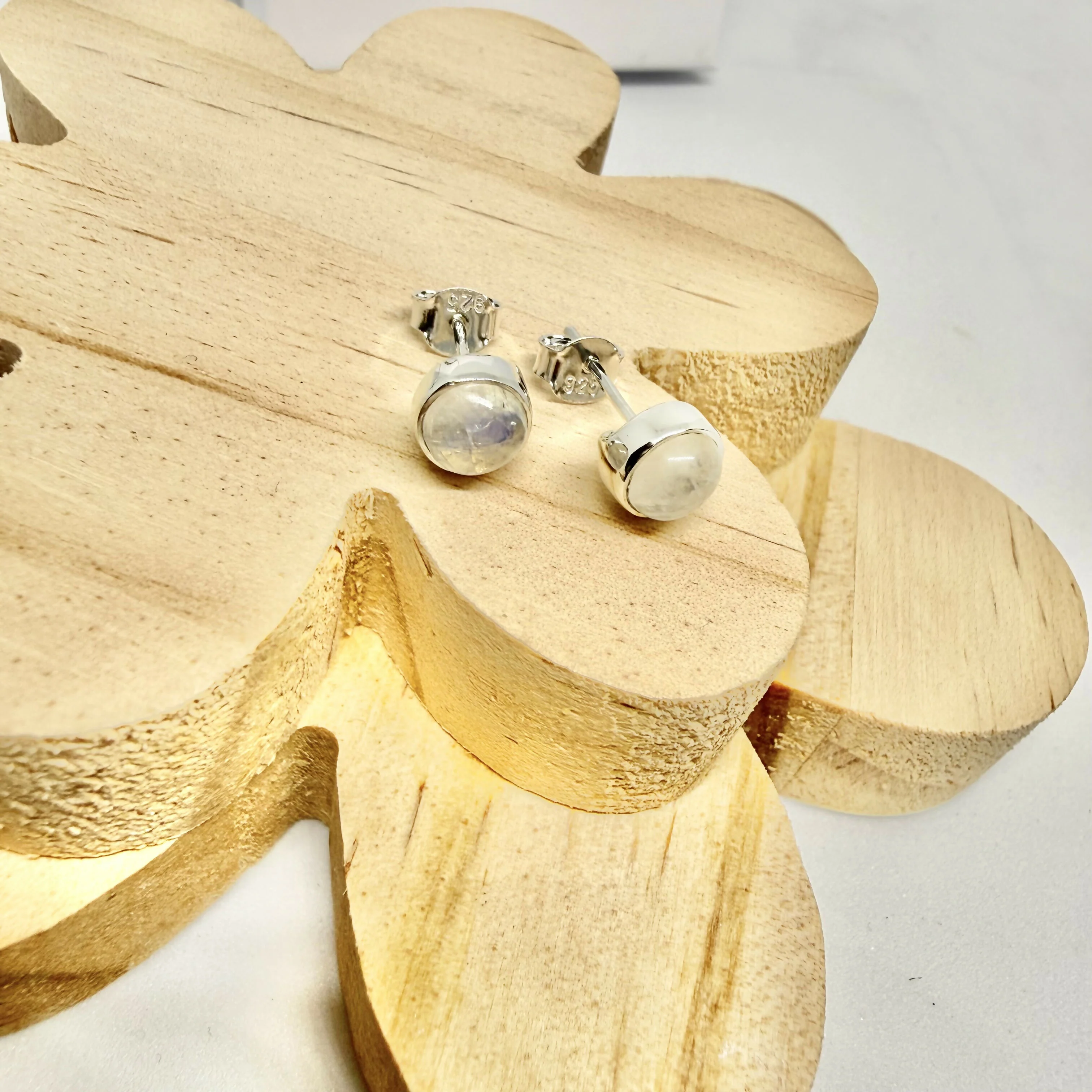 WHITE MOONSTONE STUD EARRINGS - Image 2